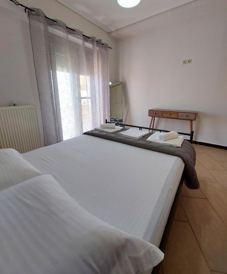 Golden Sunrise Apartment Gythio Exterior photo