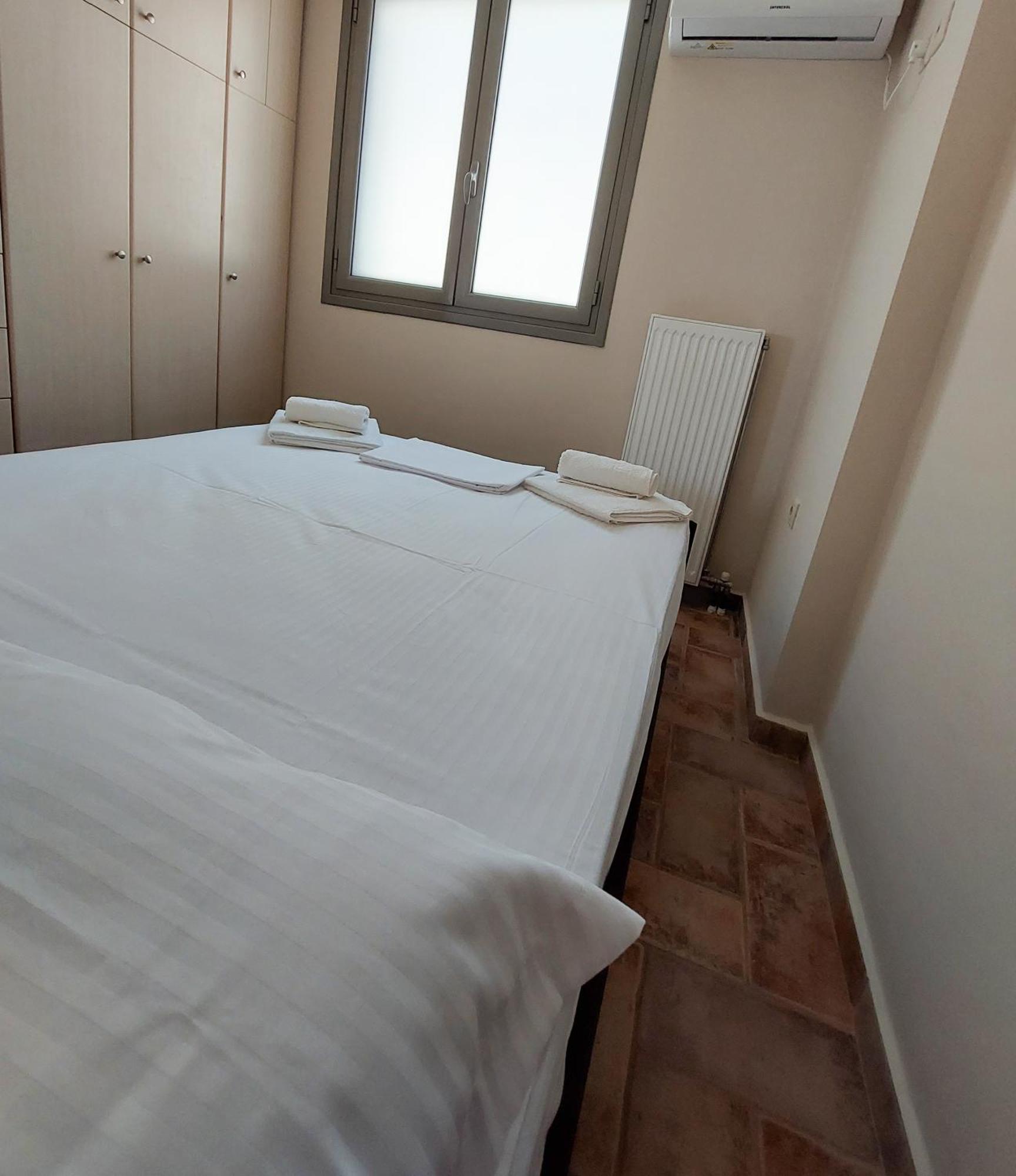 Golden Sunrise Apartment Gythio Room photo